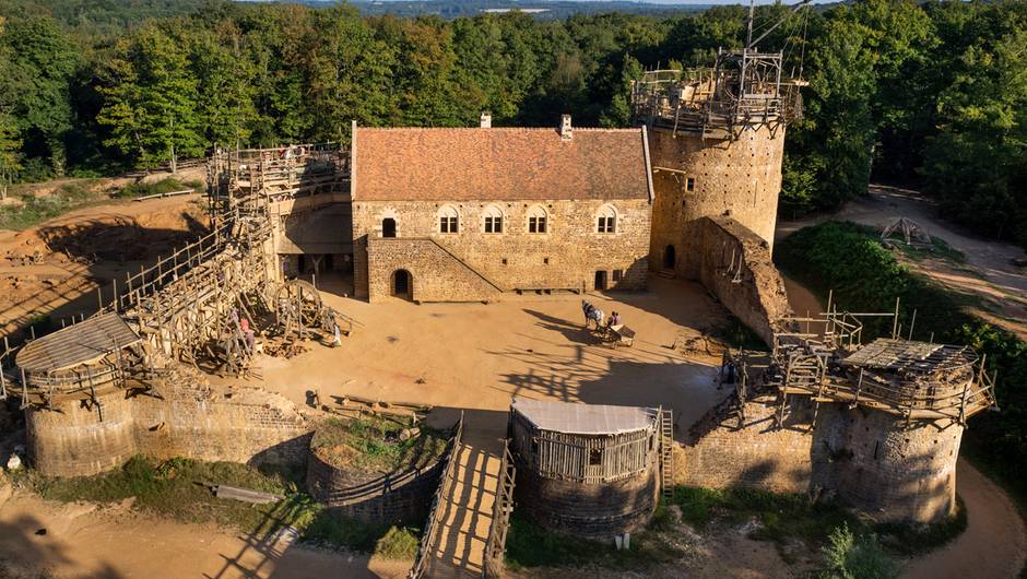 Château fort de Guédelon : embarquez pour un fabuleux voyage au cœur du Moyen âge ! 2