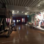 Scénographie de l'exposition Chevaliers et Bombardes, au musée de l'Armée