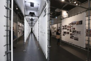 Tour du monde de l’habitat précaire à la Cité de l'Architecture 4 Habiter le campement - La Tangente