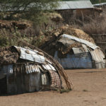 Tour du monde de l’habitat précaire à la Cité de l'Architecture 7 Habiter le campement - Tribu Dassanech - Carsten ten Brink
