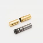 Plongez au cœur du secret avec l’exposition Guerres secrètes du Musée de l’Armée 7 Rouge à lèvres « baiser de la mort » dissimulant un pistolet intégré à un coup de calibre 6 mm, de fabrication britannique Combined Military Services Museum, Maldon, U. K. © Paris - Musée de l'Armée, Dist. RMN-Grand Palais / Emilie Cambier