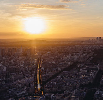 Coucher de soleil sur Paris et la Tour Eiffel depuis la Tour Montparnasse