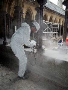 Une nouvelle jeunesse pour le cloître du Mont-Saint-Michel 8 La restauration du cloître du Mont-Saint-Michel