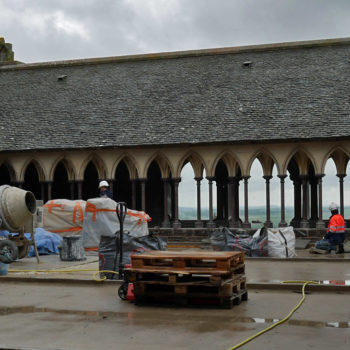 La restauration du cloître du Mont-Saint-Michel