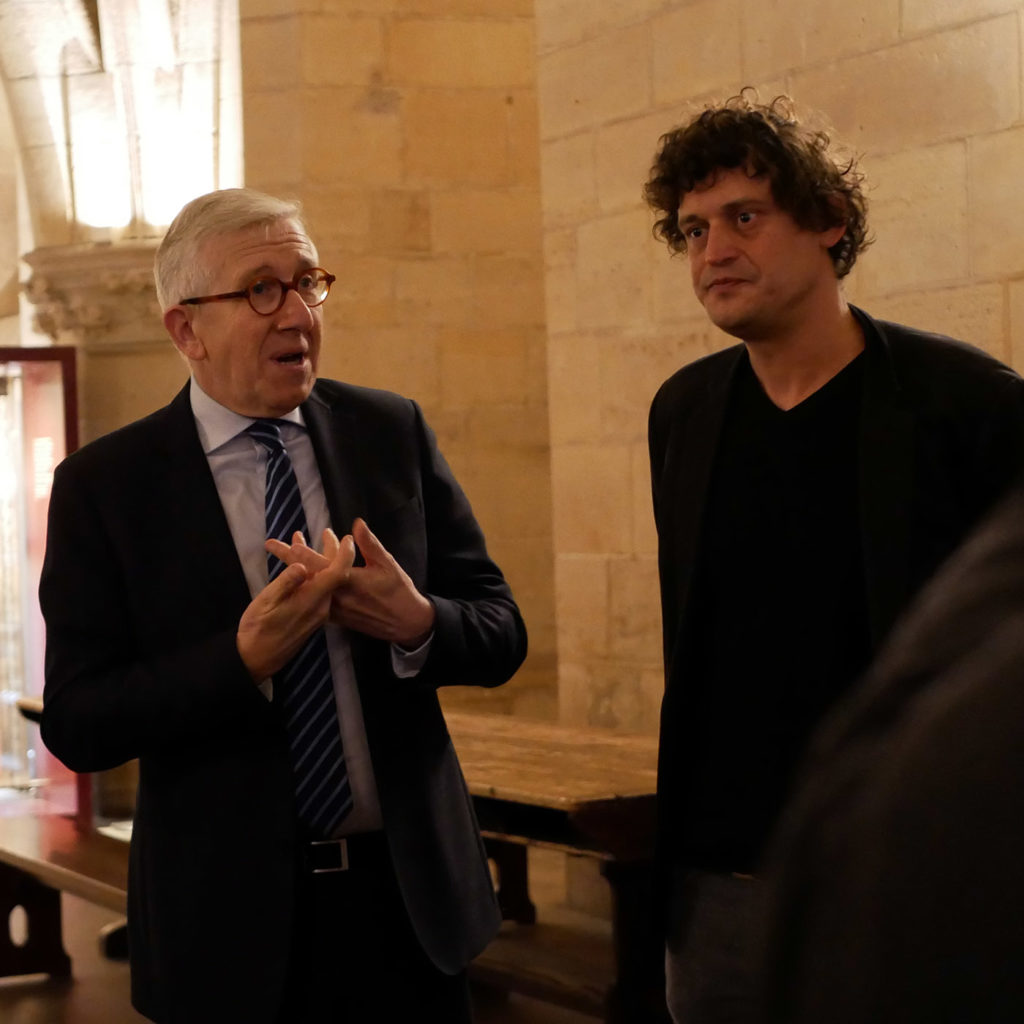 Stéphane Thidet invite la Seine dans la Conciergerie 5 Philippe Bélaval, président du Centre des Monuments Nationaux, et Stéphane Thidet