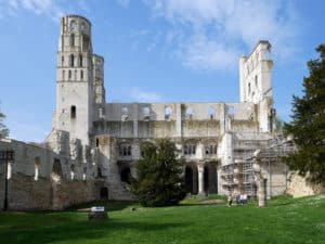 L'abbaye de Jumièges : la beauté d'une architecture mutilée 11 L'abbaye de Jumièges