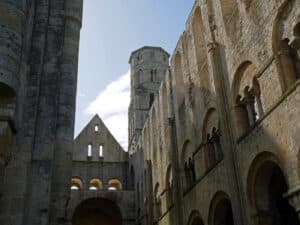 L'abbaye de Jumièges : la beauté d'une architecture mutilée 13 L'abbaye de Jumièges