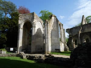 L'abbaye de Jumièges : la beauté d'une architecture mutilée 5 L'abbaye de Jumièges