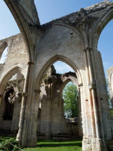 L'abbaye de Jumièges : la beauté d'une architecture mutilée 10 L'abbaye de Jumièges