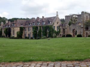 De Paris au Mont-Saint-Michel à vélo sur la Véloscénie 4 Abbaye de Vaux de Cernay