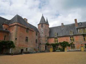 De Paris au Mont-Saint-Michel à vélo sur la Véloscénie 34 Château de Carrouges