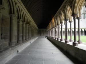 De Paris au Mont-Saint-Michel à vélo sur la Véloscénie 58 Cloître du Mont-Saint-Michel