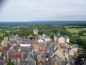 De Paris au Mont-Saint-Michel à vélo sur la Véloscénie 43 Eglise Saint-Julien de Domfront