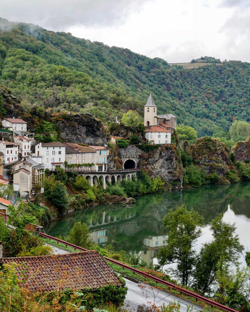 Visit the French department of Tarn by discovering its typicals towns and villages 34