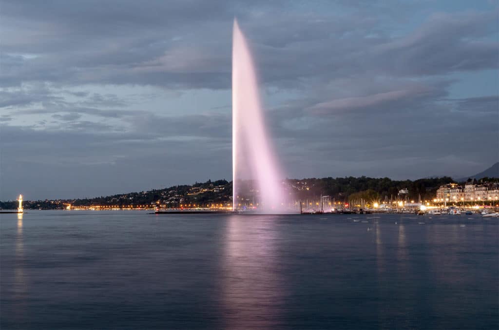 Jet d'eau de Genève de nuit