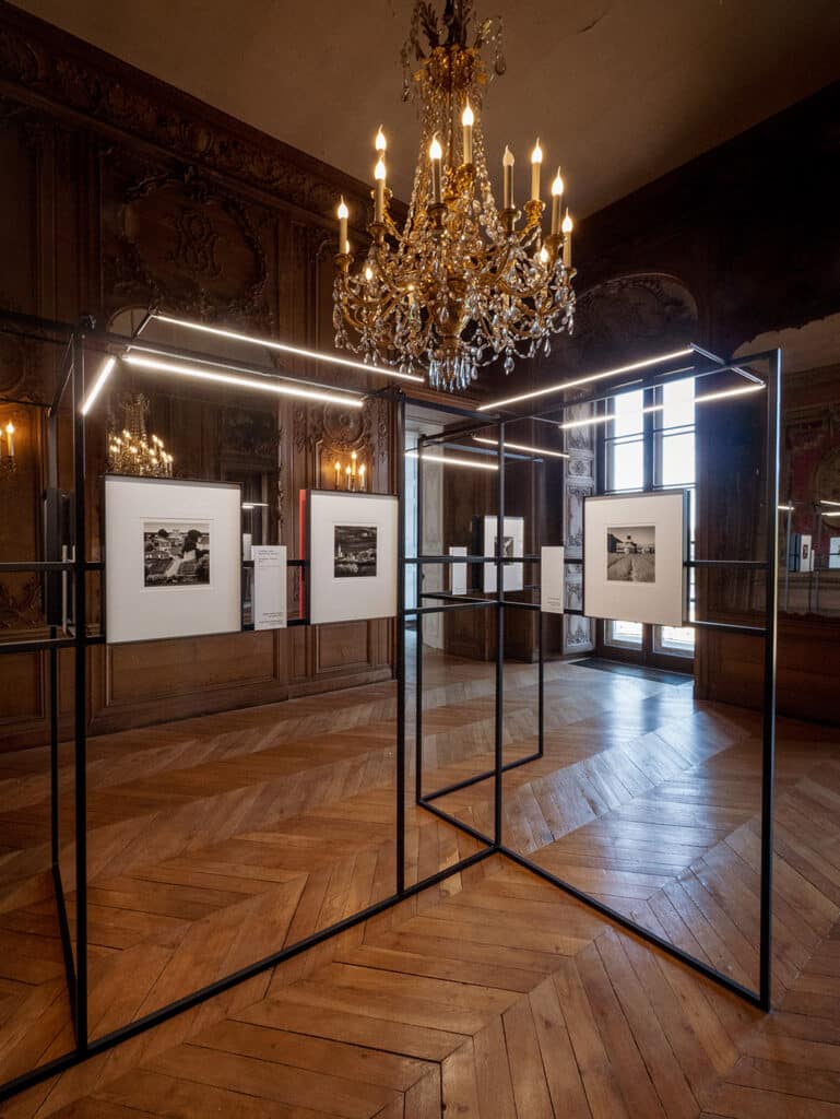 Le château de Rambouillet nous invite à un voyage en France avec le photographe Michael Kenna 67