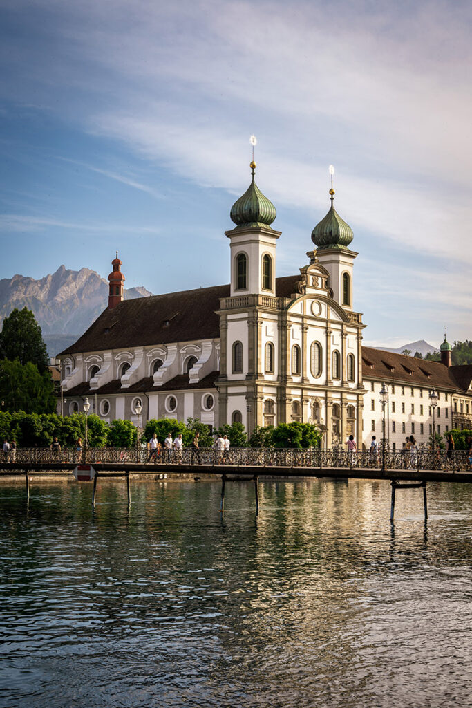 Visiter la Suisse en train : guide de voyage 24