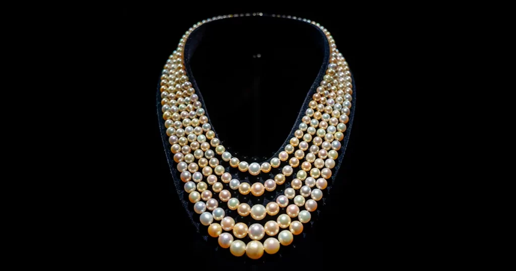 Exposition Paris capitale de la Perle à l'Ecole des Arts Joailliers