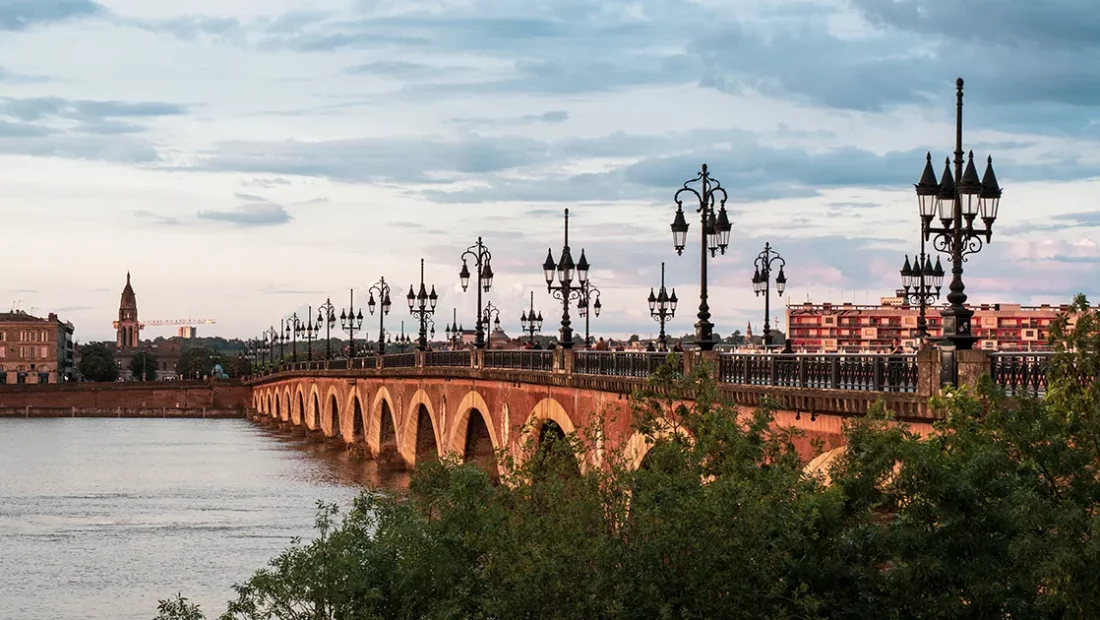 Le Pont de Pierre de Bordeaux