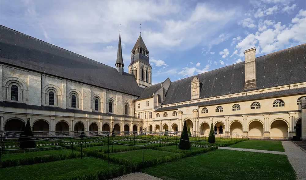 L’Abbaye de Fontevraud : une expérience unique au cœur du Val de Loire 6 L’Abbaye de Fontevraud : une expérience unique au cœur du Val de Loire 6