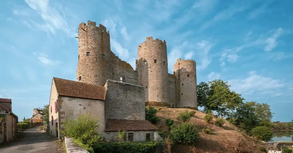 At the heart of the Bourbon cradle: a visit to the remains of Bourbon-l'Archambault castle 2