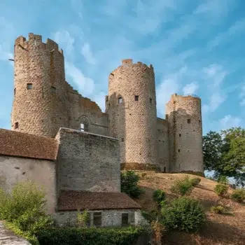 Au cœur du berceau des Bourbons : visite des vestiges du château de Bourbon-l’Archambault 1