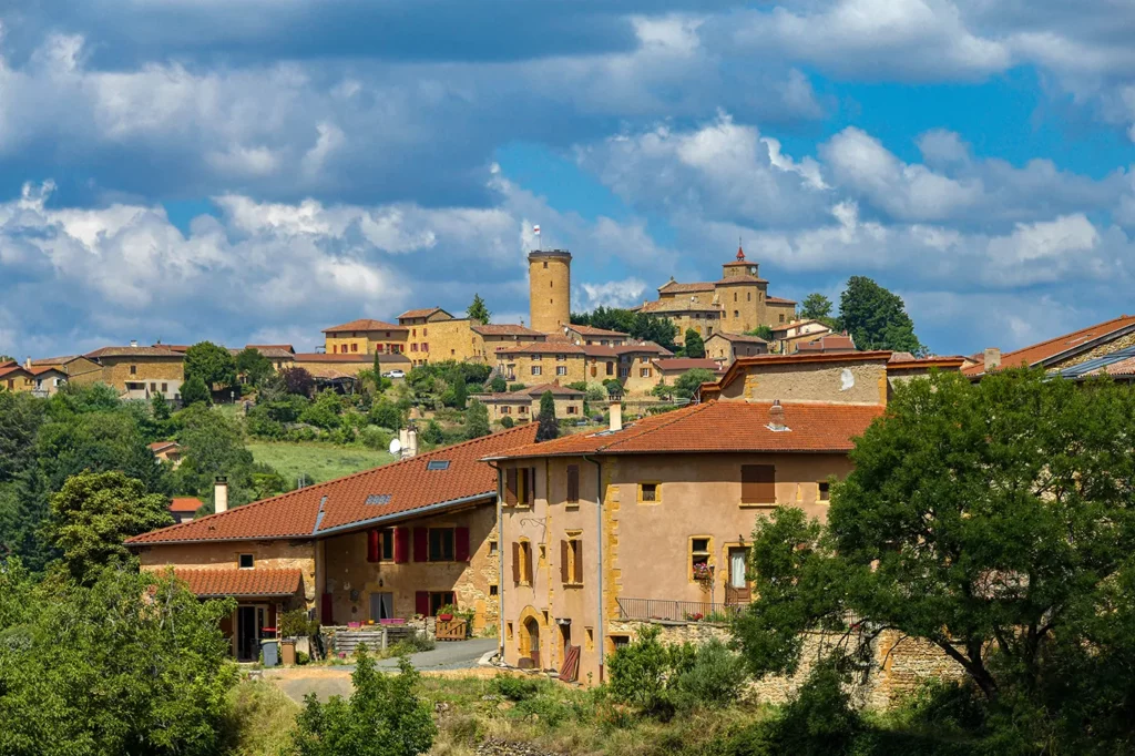 Une escapade printanière en Auvergne-Rhône-Alpes : entre l’esprit de Sévigné et les cités médiévales 4