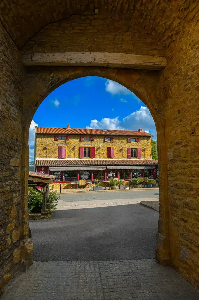 Une escapade printanière en Auvergne-Rhône-Alpes : entre l’esprit de Sévigné et les cités médiévales 5
