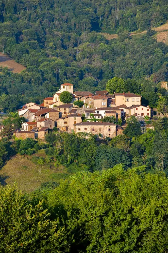 Une escapade printanière en Auvergne-Rhône-Alpes : entre l’esprit de Sévigné et les cités médiévales 6