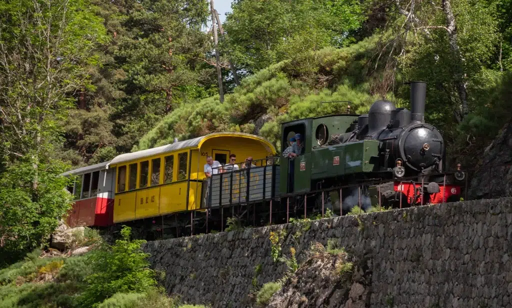 Une escapade en Auvergne-Rhône-Alpes : entre sommets alpins et mémoire vivante 6