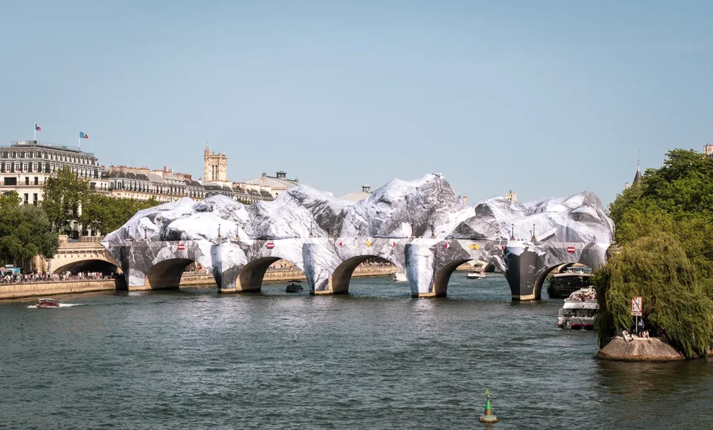 Paris en grand format : 8 oeuvres monumentales et éphémères qui ont transformé la capitale 14