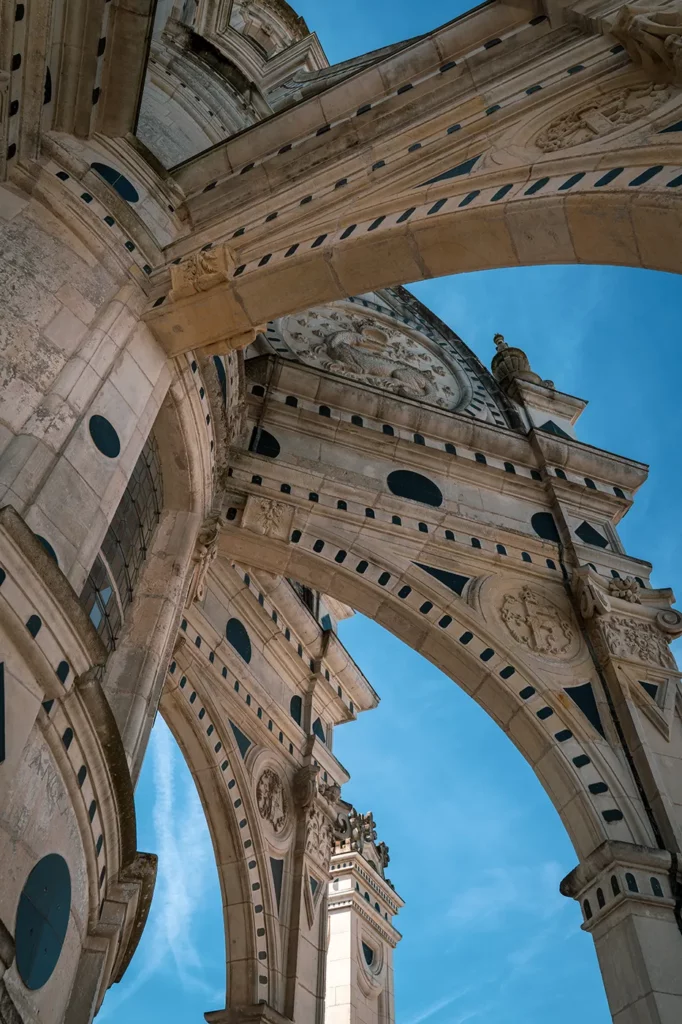 Visiter Chambord : le château qui défie les siècles 7 Visiter Chambord : le château qui défie les siècles 6