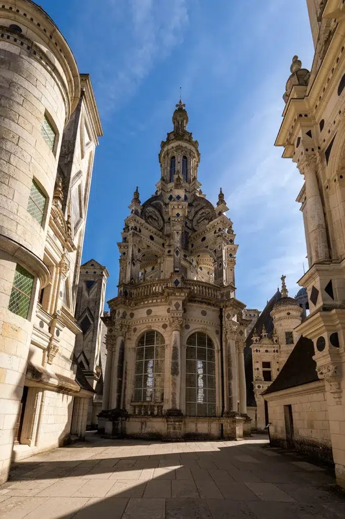 Visiter Chambord : le château qui défie les siècles 3 Visiter Chambord : le château qui défie les siècles 2
